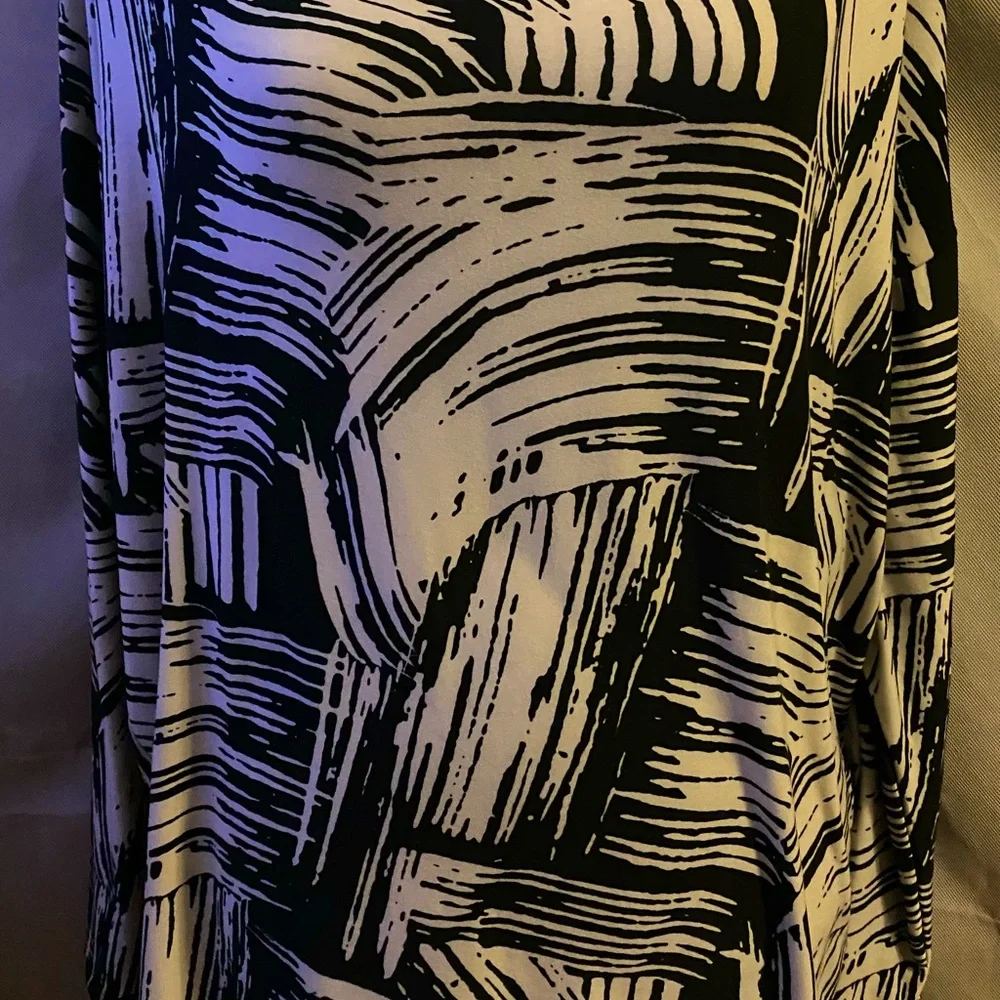 Top - Picture 2 of 3